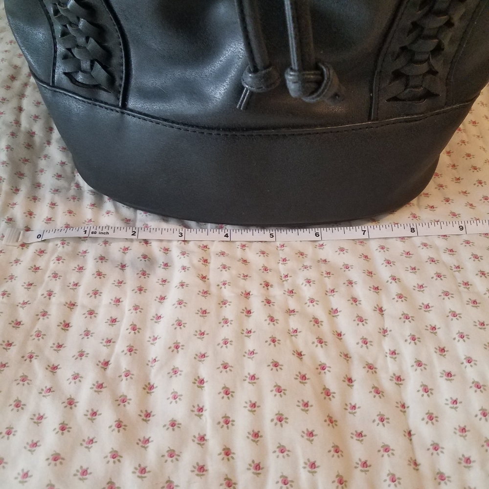 Bucket Bag Rue21 - Picture 6 of 12